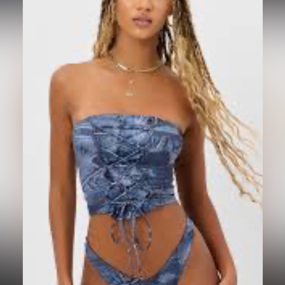 Frankie’s bikinis top